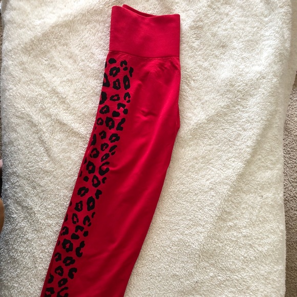 PINK Victoria's Secret Pants - Pink! Leopard print leggings size XL HTF